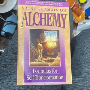 Saint Germain on Alchemy: Formulas for Self-Transformation - Purple Cover
